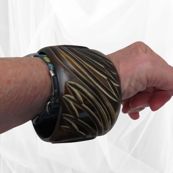 Antika Collection Brown Wood Look Bangle Bracelet Women Stocking Stuffer For Her - Picture 5 of 10